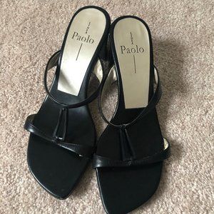 Square-toed, Block heel Black Sandals EUC